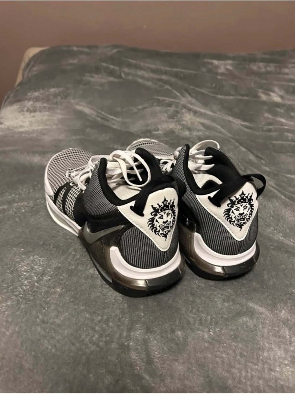 Nike LeBron Witness 7 Basketball Shoes